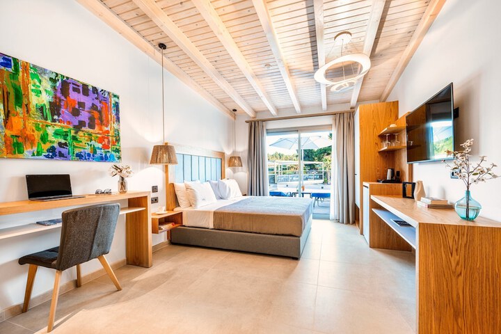 Room 16 of 128