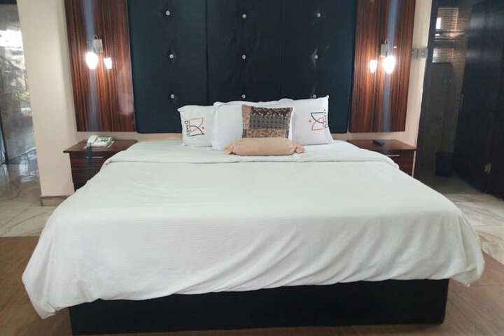 Room 18 of 23