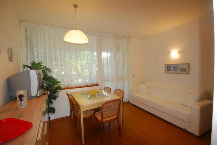 Room 2 of 12