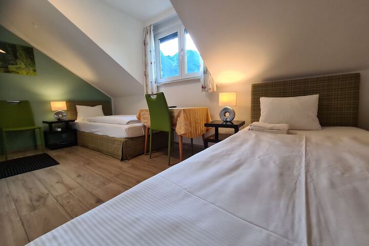 Room 14 of 62