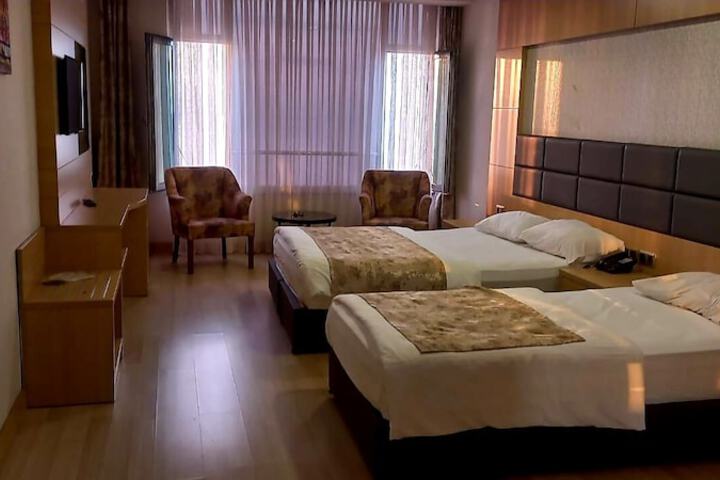 Room 12 of 29