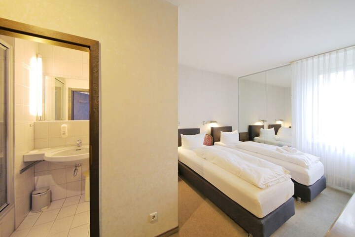 Room 6 of 41