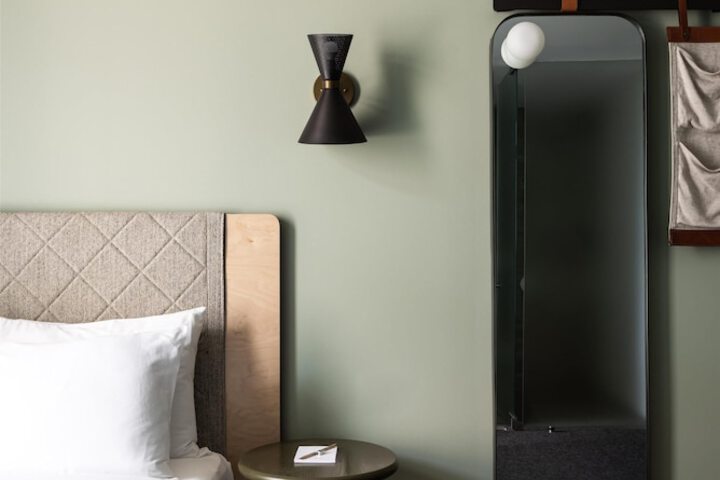 Room 5 of 52