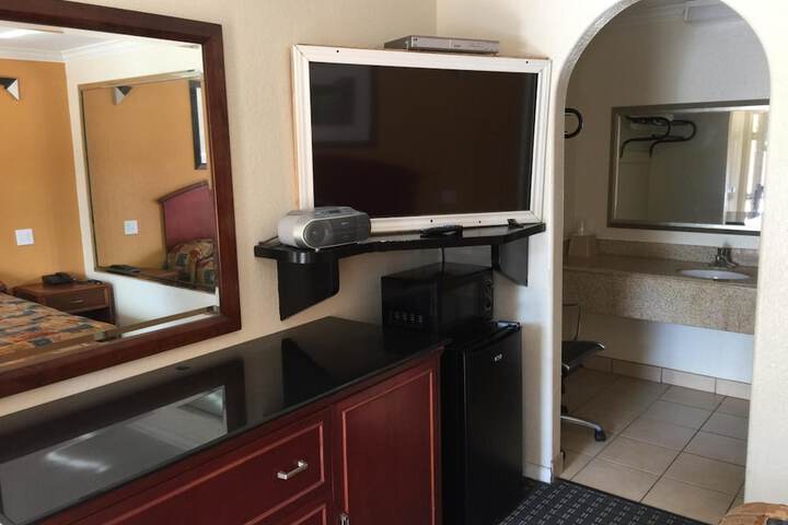 Room 5 of 14