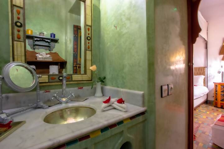 Room 83 of 105