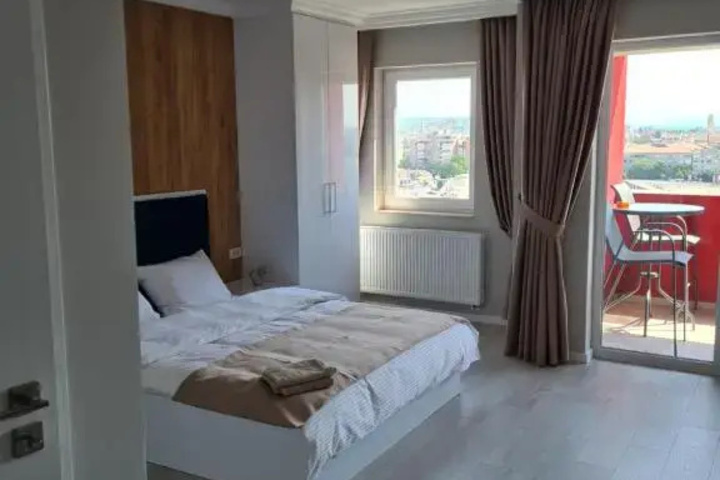 Room 3 of 8