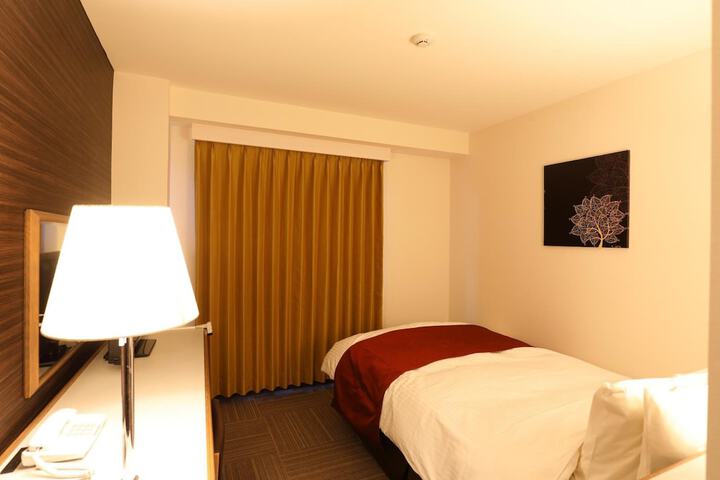 Room 21 of 34