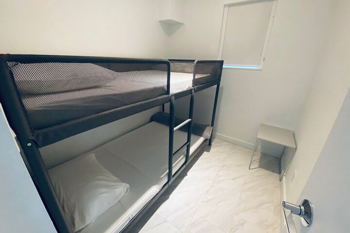 Room 62 of 174