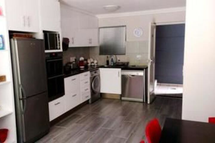 Room 4 of 6