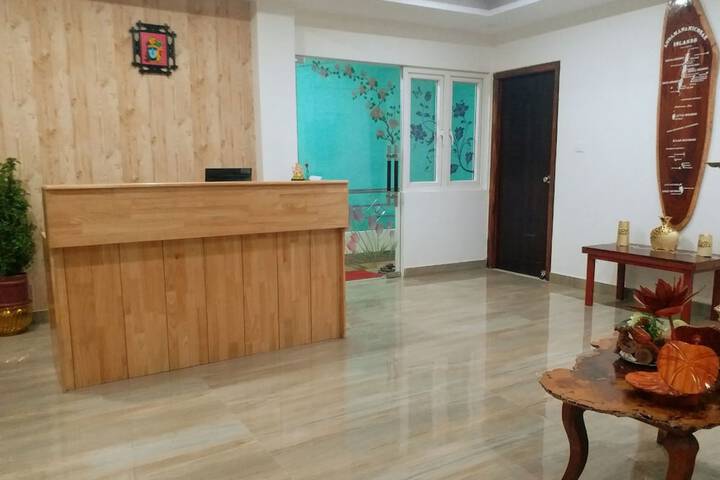 OYO 13305 SHRIRADHA NIVAS HOME STAY