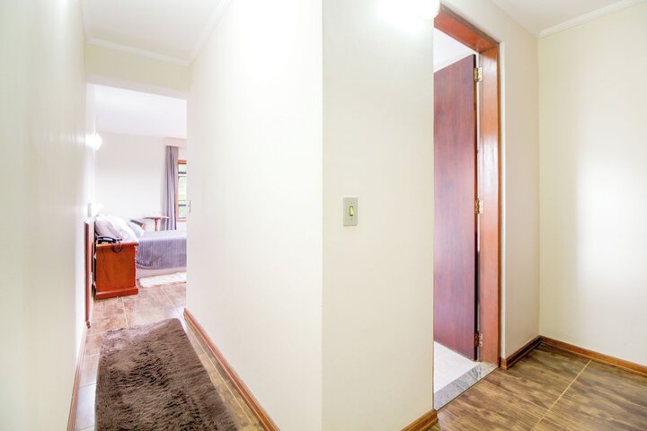 Room 90 of 240