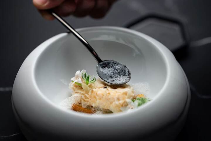 Dining 52 of 72