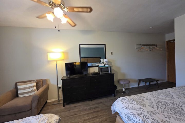 Room 35 of 64