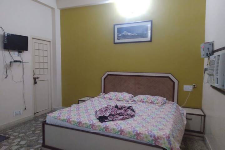 Room 3 of 15