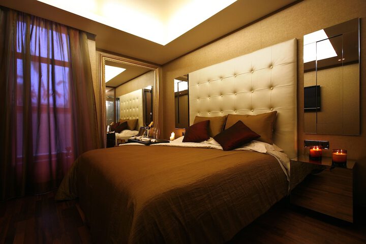 Room 28 of 74