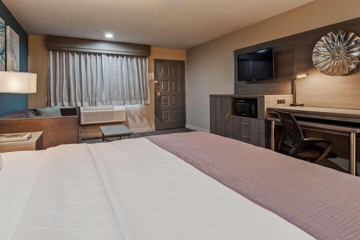 2 Queen Beds (15 of 15)