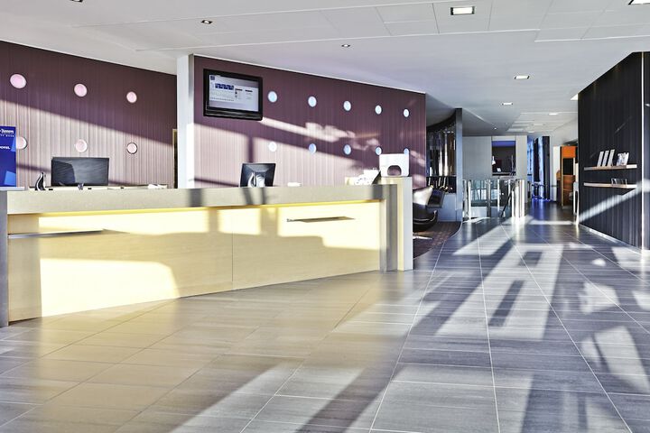 Guest Lobby