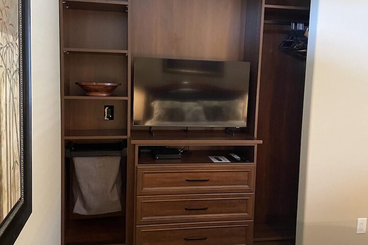 Room 4 of 48