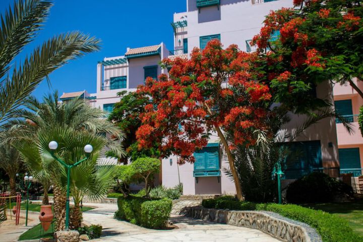 Hotel Exterior 43 of 53