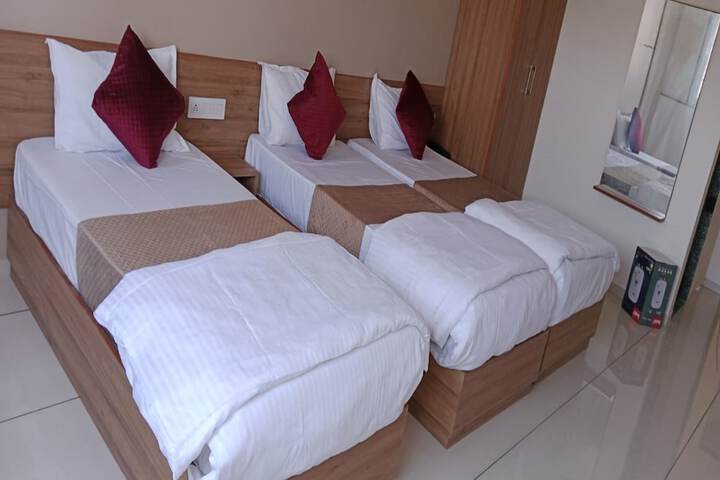 Room 8 of 27
