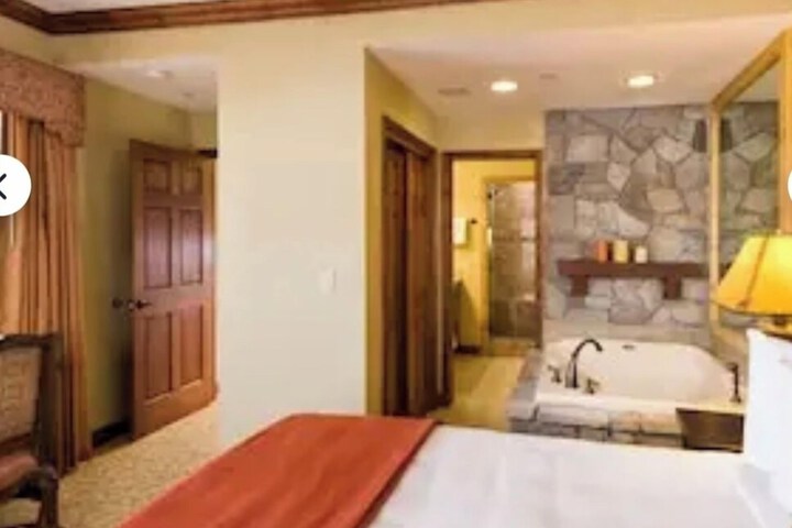 Room 6 of 6