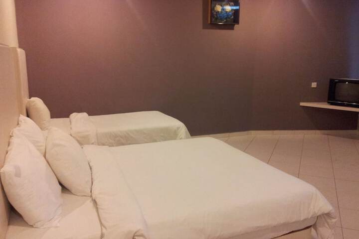 Room 4 of 24