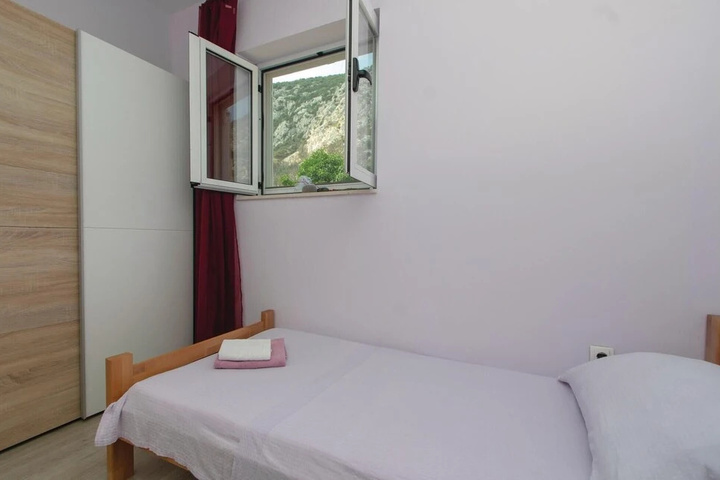Beautiful Home in Trstenik With Wifi and 2 Bedrooms