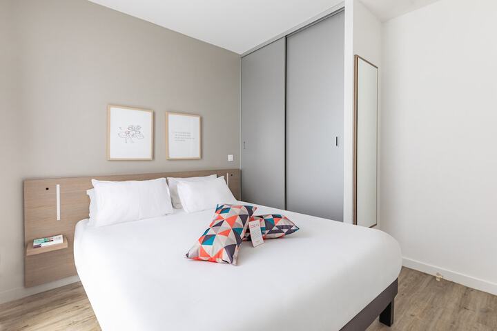 Room 8 of 25