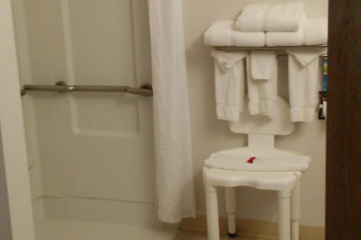 2 Queen Beds (6 of 14)