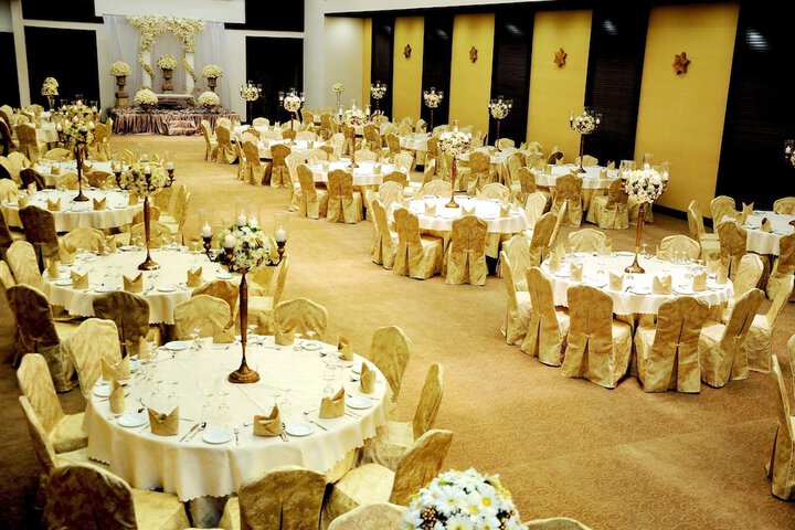 Ballroom/Hall 35 of 44