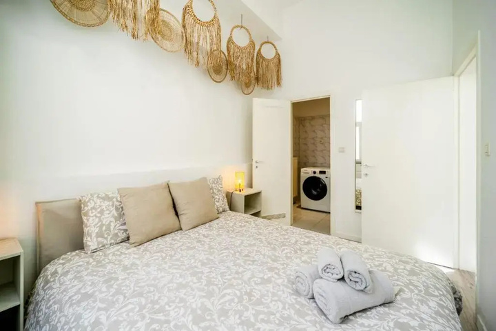 Room 6 of 20