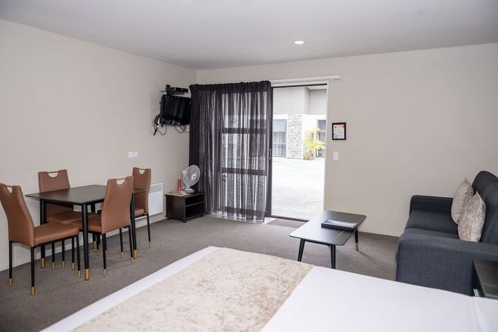 Room 7 of 44
