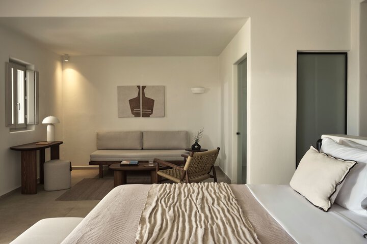 Room 25 of 76
