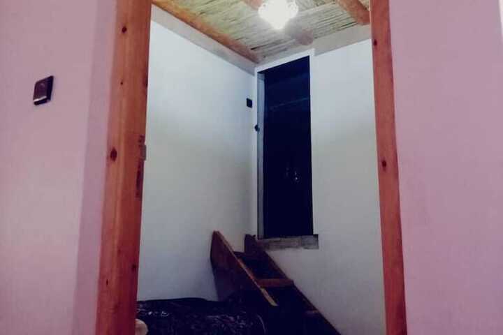 Room 8 of 31