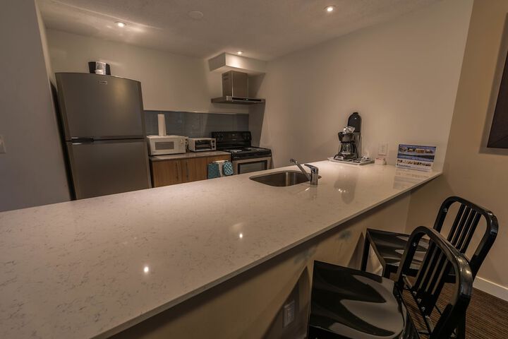 2 Queen Beds Ground Floor Main Building (2 of 17)
