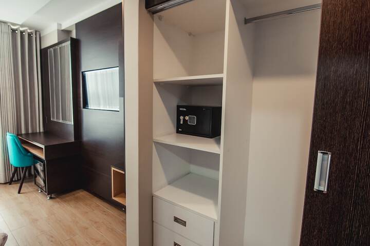 Room 8 of 74