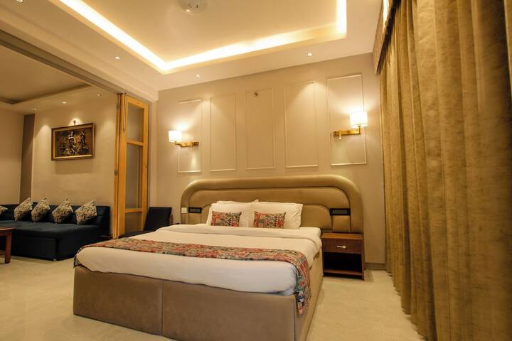 Room 17 of 46