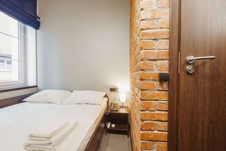 Room 11 of 22