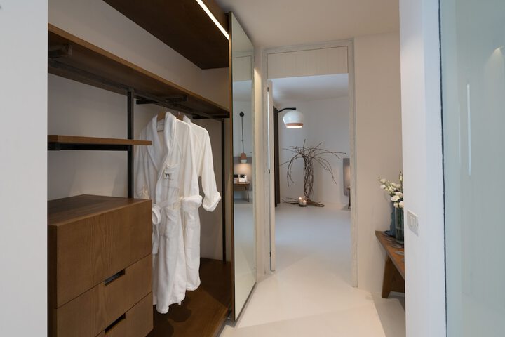 Room 26 of 81
