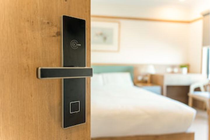 Room 4 of 111
