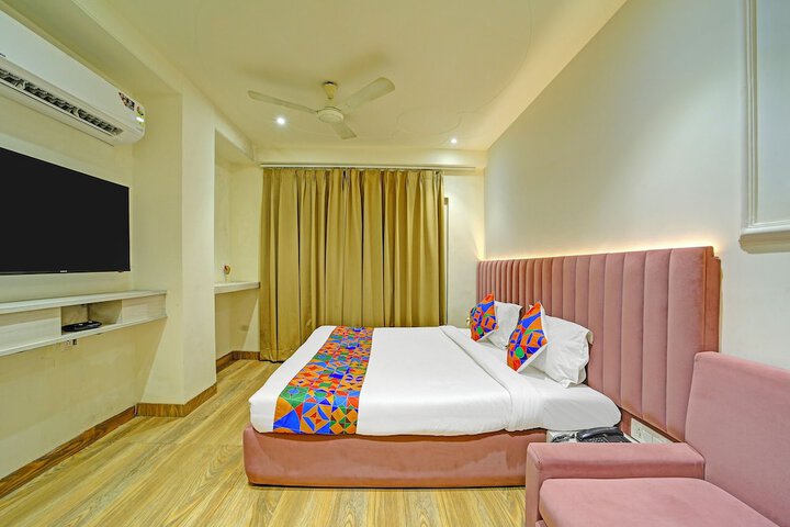 Room 15 of 30