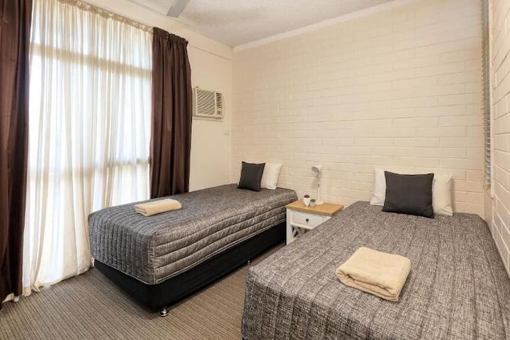 Room 6 of 72