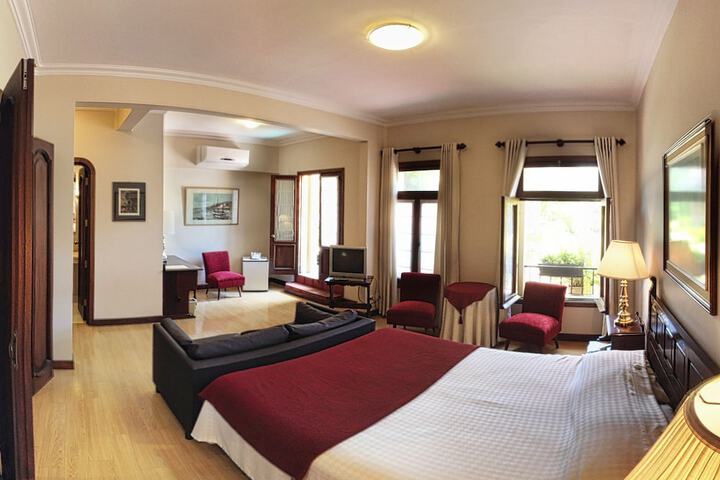 Room 12 of 74