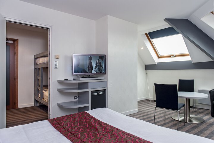 Room 16 of 70