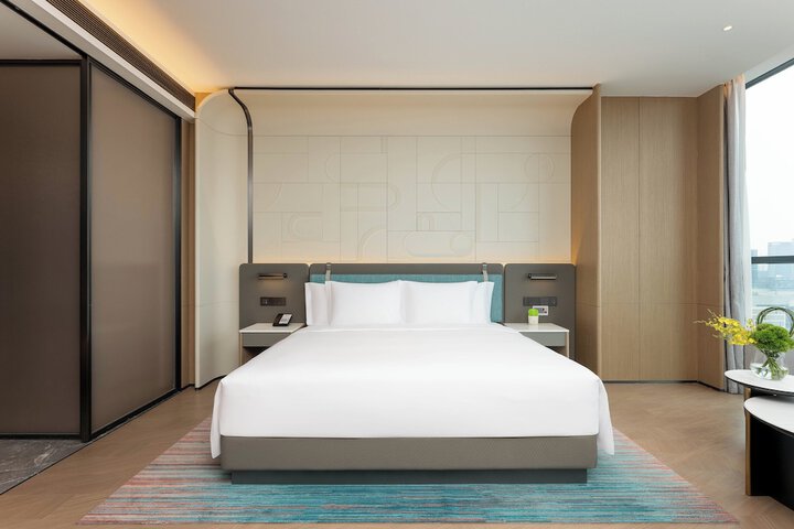 Room 15 of 53
