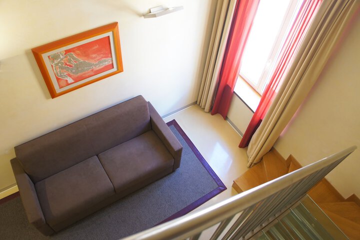 Room 43 of 89
