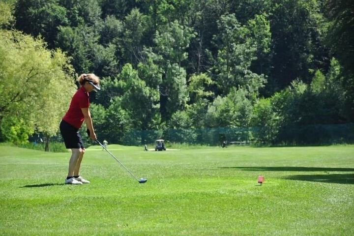 Golf 16 of 27