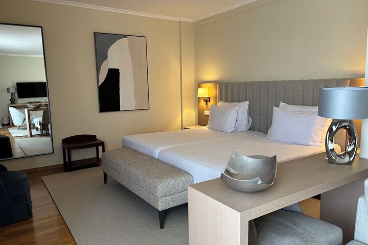 Room 32 of 86