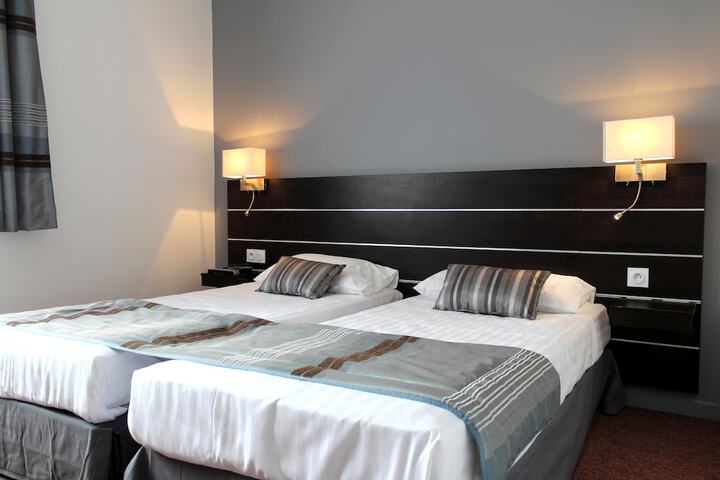 Room 14 of 50