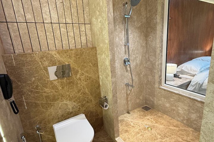 Room 45 of 143